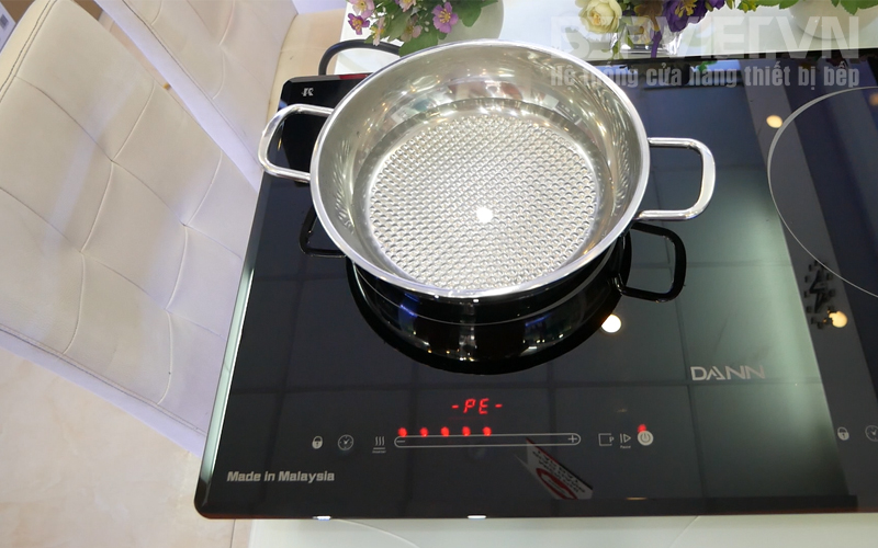 Bếp từ Dann IB626 BK